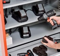 Akku-Ladeschrank klein